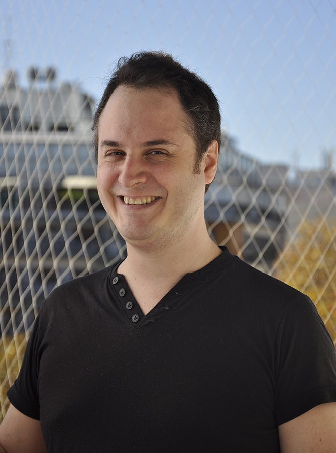 Lic. Juli�n Flores